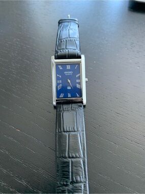Vintage Seiko Tank watch Blue dial Silver bezel with Black Strap